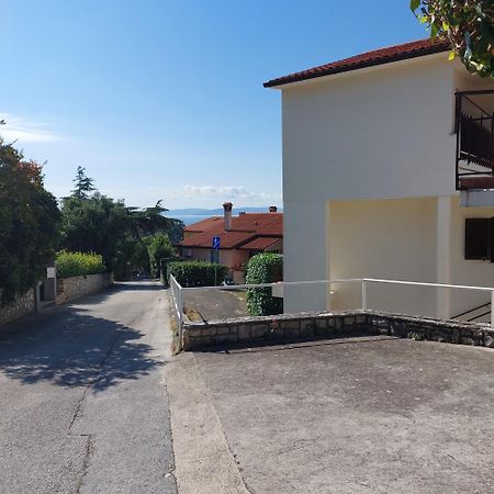 Apartment Kiwi Rabac Exterior photo