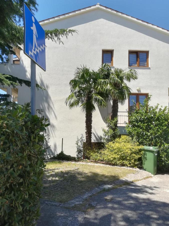 Apartment Kiwi Rabac Exterior photo